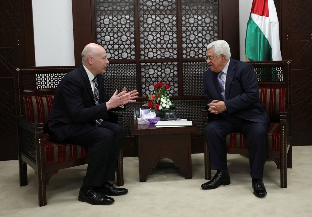 Abbas recebe enviado de Trump para negociações internacionais