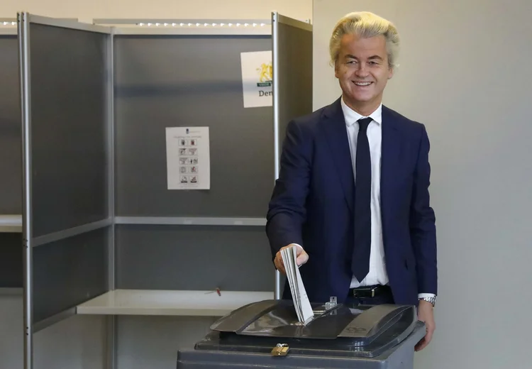 Geert Wilders: ele depositou seu voto para as eleições legislativas da Holanda em um colégio de Haia (Yves Herman/Reuters)