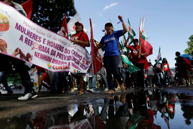 Manifestantes protestam contra a reforma da Previdência em Brasília - 15/03/2017 (Ueslei Marcelino/Reuters)