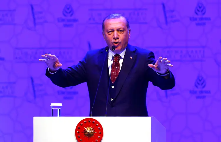 Erdogan: as relações da Turquia com a UE tornaram-se amargas depois que a Alemanha e a Holanda cancelaram manifestações de campanha sobre o referendo em seus territórios (Murad Sezer/Reuters)