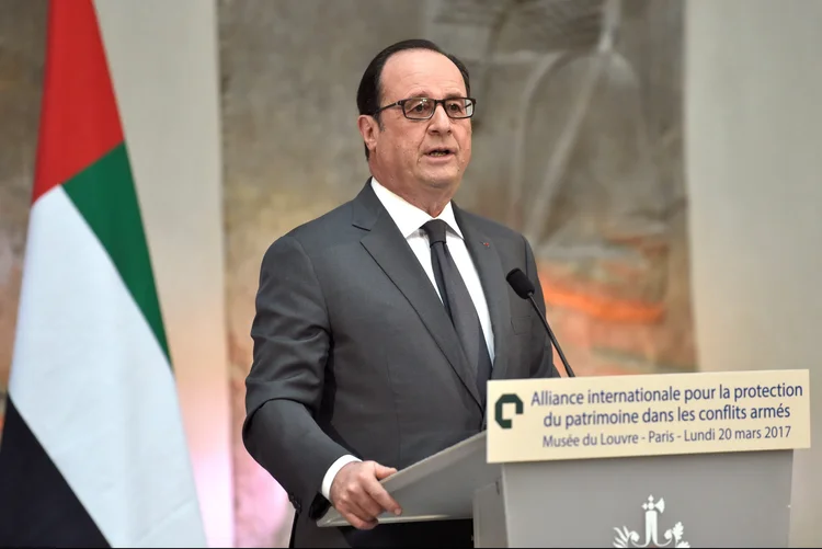 François Hollande: na noite de quinta-feira, Fillon acusou o presidente socialista de estar à frente de um "gabinete na sombra" (Stephane de Sakutin/Pool/Reuters)