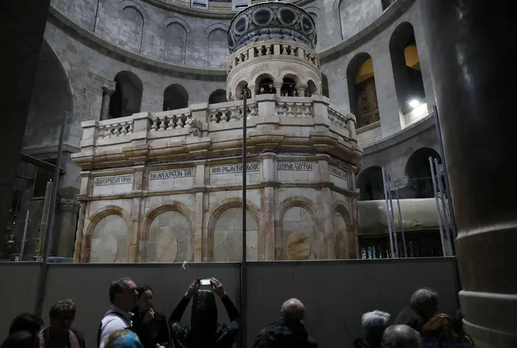 Jerusalém: de acordo com a fé cristã, o corpo de Jesus foi sepultado no que se tornou o local da Basílica do Santo Sepulcro (Ronen Zvulun/Reuters)
