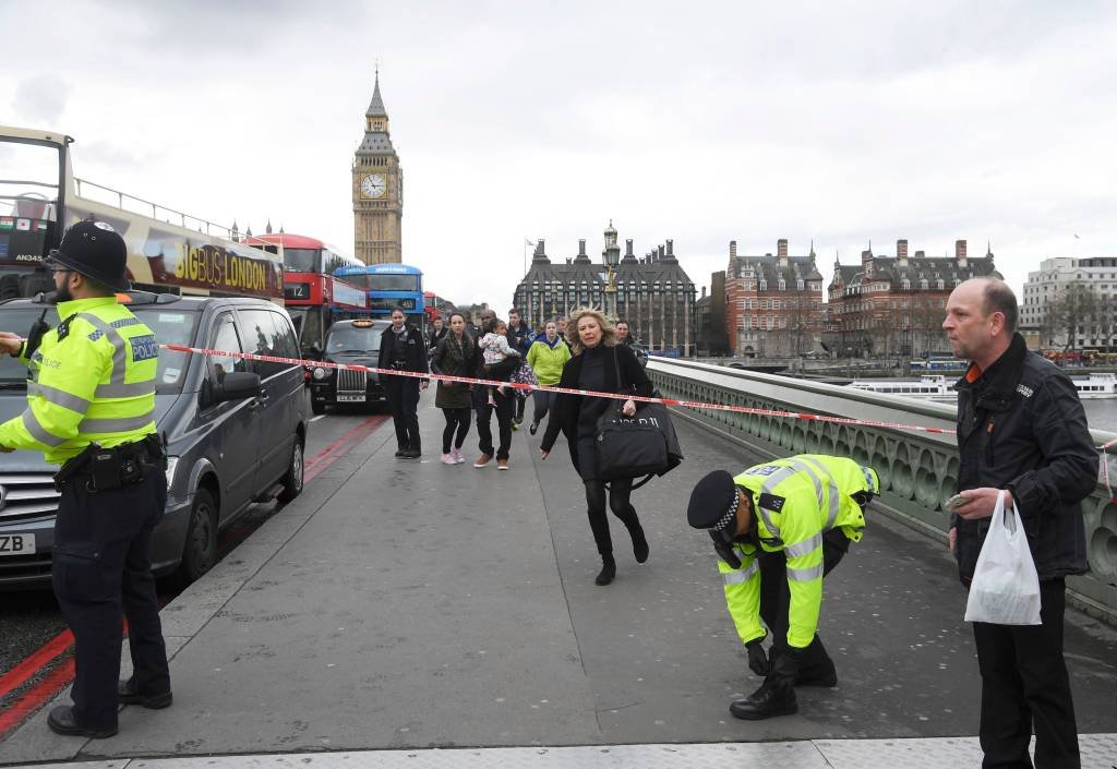500 pessoas visitavam o Parlamento durante o atentado em Londres