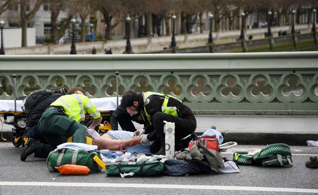 Atentado no Parlamento britânico deixa vários feridos