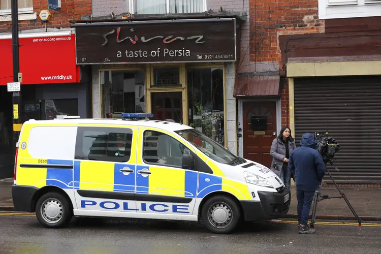 Polícia de Birmingham, na Inglaterra: o homem e mulher que foram presos, de 21 e 23 anos, sob suspeita de preparação para "atos terroristas" (Eddie Keogh/Reuters)
