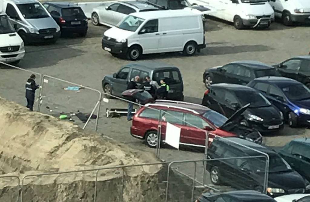 Homem é detido após tentar invadir mercado de rua na Bélgica