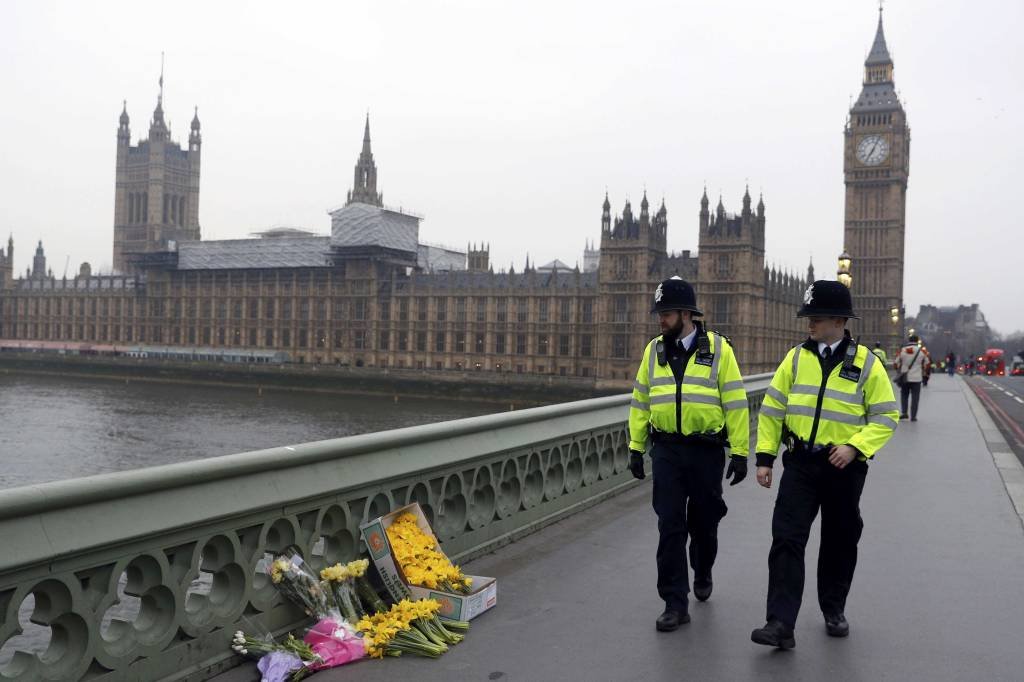 Polícia anuncia mais 2 prisões relacionadas a ataque em Londres