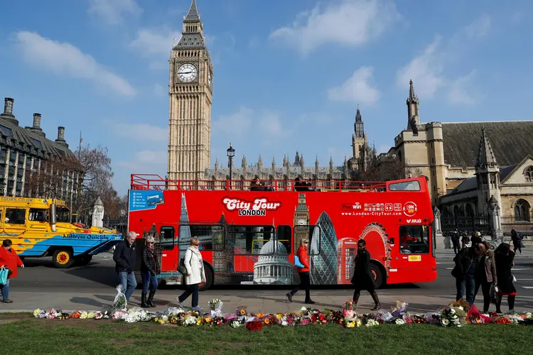 Londres: o chefe da unidade antiterrorista da Scotland Yard indicou que a investigação do atentado foca em "compreender a motivação, a preparação" e os possíveis "associados" do agressor (Darren Staples/Reuters)