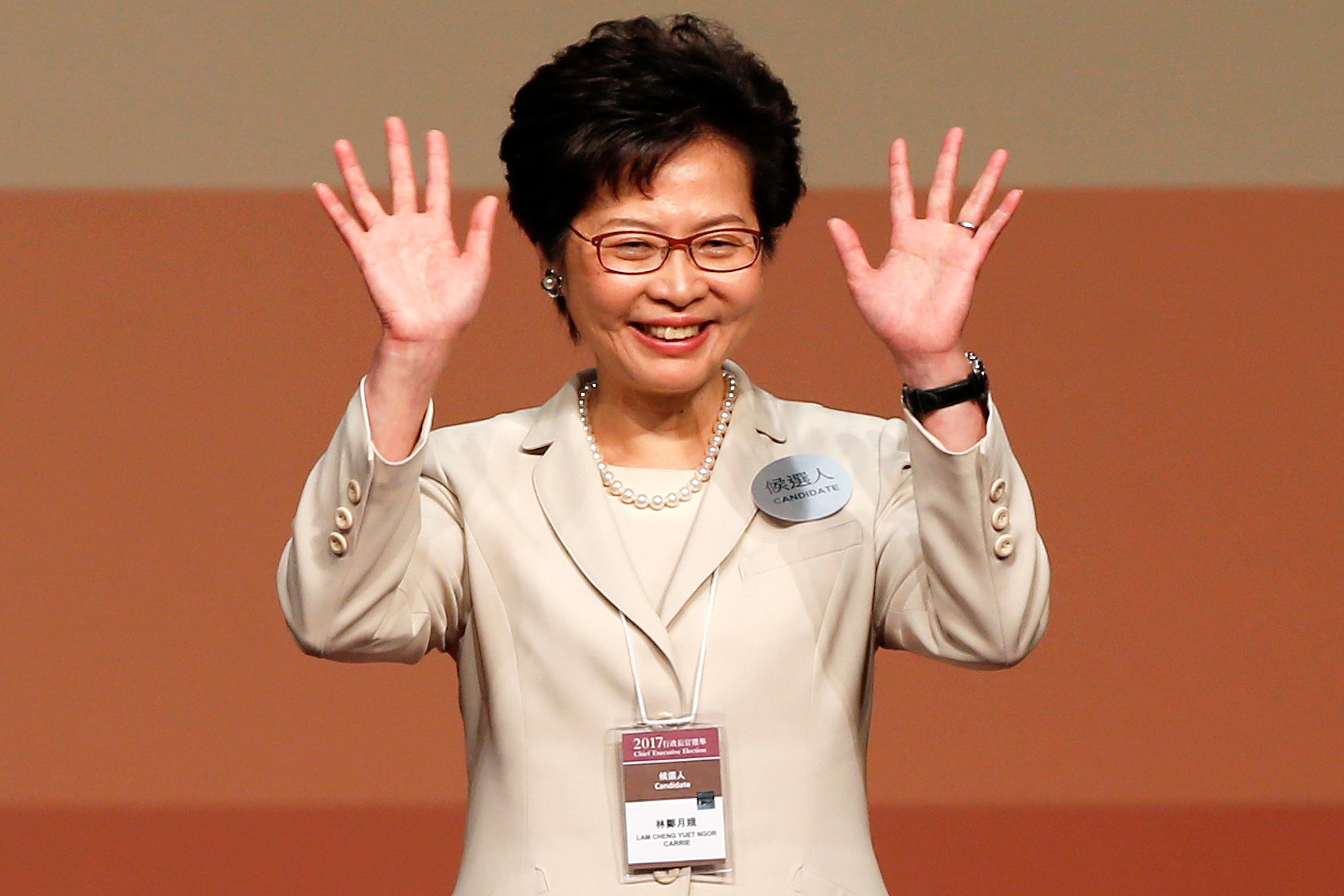 Carrie Lam vence eleição e será chefe de governo de Hong Kong