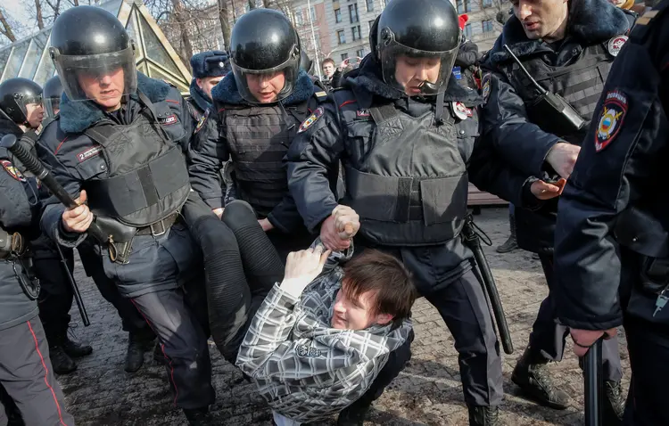 Protesto: "foi uma provocação e uma mentira", declarou à imprensa o porta-voz (Maxim Shemetov/Reuters)