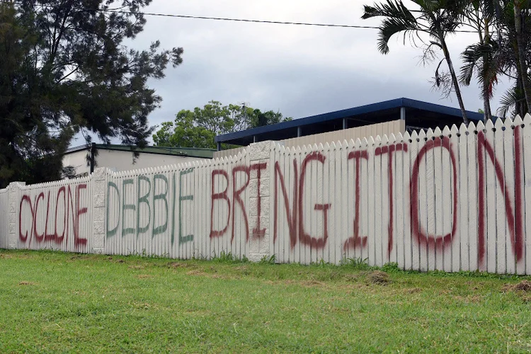 Ciclone Debbie: meteorologistas disseram que os ventos fortes provavelmente irão persistir de hoje para amanhã (Sarah Motherwell/Reuters)