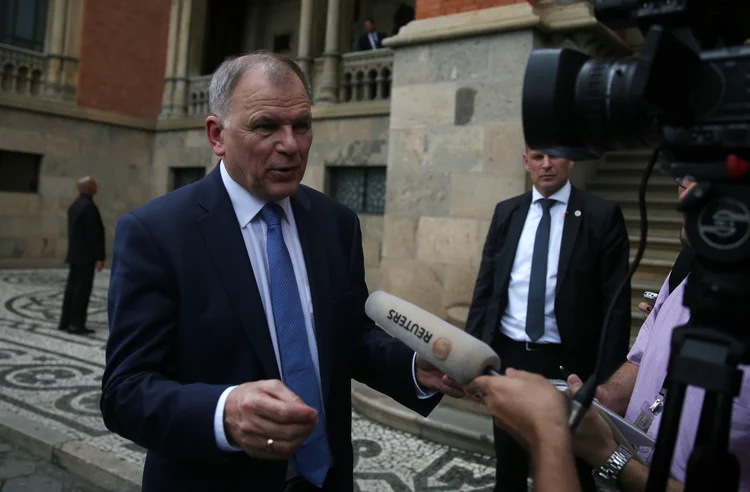 Vytenis Andriukaitis: "não se trata de proibições. Se trata de confiança, da saúde das pessoas, segurança alimentar, confiança no comércio, responsabilidade e eficiência" (Pilar Olivares/Reuters)