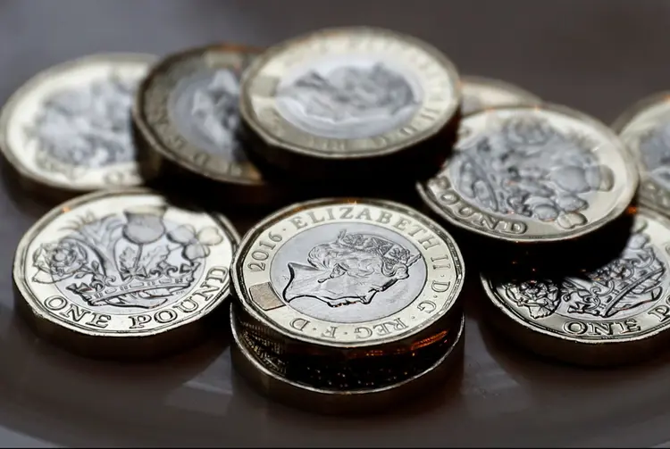 Libra: a casa da moeda Royal Mint estima que 3% das atuais moedas em circulação são falsas (Phil Noble/Reuters)