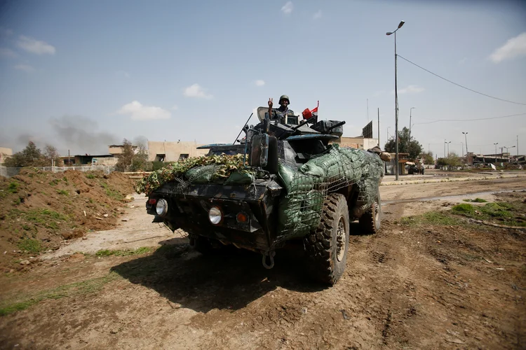 Mosul: as tropas avançaram com lentidão no oeste da cidade devido à resistência dos combatentes do EI, à densidade da população e as ruas estreitas da área (Khalid al Mousily/Reuters)