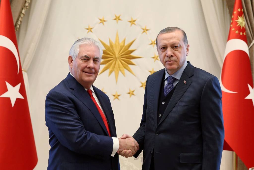 Erdogan e Tillerson pretendem reforçar cooperação antiterrorista