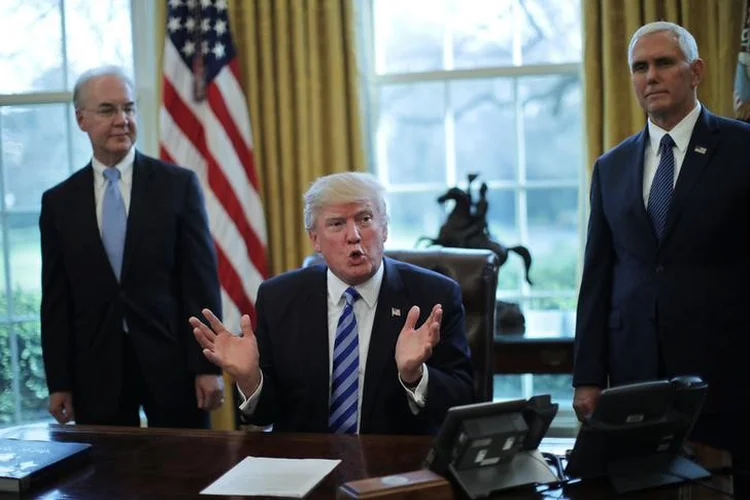 Trump assinou ordens para conter abusos comerciais de outros países apenas uma semana antes do encontro que terá com o presidente da China (Carlos Barria/Reuters)