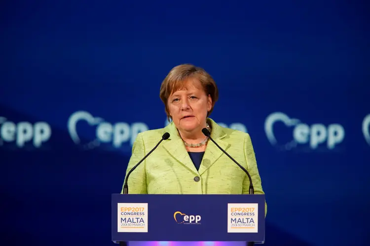 Merkel: "Diante de Síria, Líbia e Turquia não podemos olhar para o outro lado. Foi correto aprovar o acordo com a Turquia. Fizemos bem", afirmou Merkel (Darrin Zammit Lupi/Reuters)