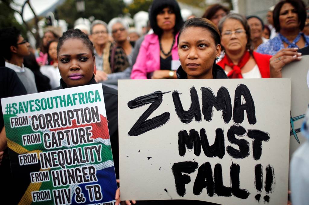 Milhares de sul-africanos exigem que presidente abandone o poder