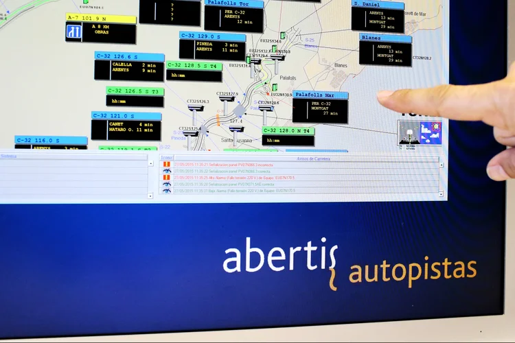 Abertis controla um grupo de empresas que opera em rodovias com pedágio e no setor de infraestrutura de telecomunicações (Pau Barrena/Bloomberg)