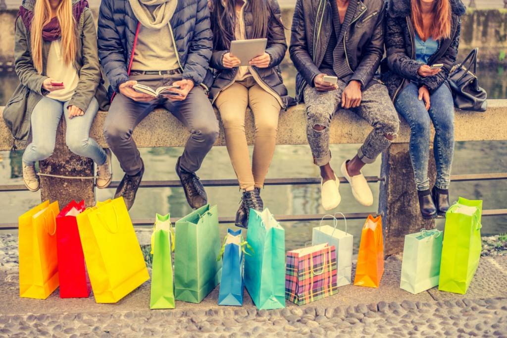 Consumidores: estudo mostra as tendências do mercado em 2019 (Foto/Thinkstock)