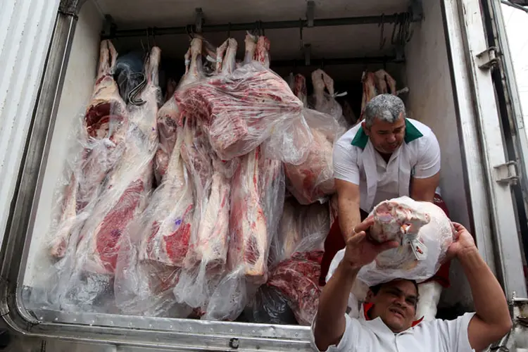 Frigoríficos: missão técnica chinesa visitará o Brasil no fim de maio para vistoriar novos fornecedores de carnes (Paulo Whitaker/Reuters)