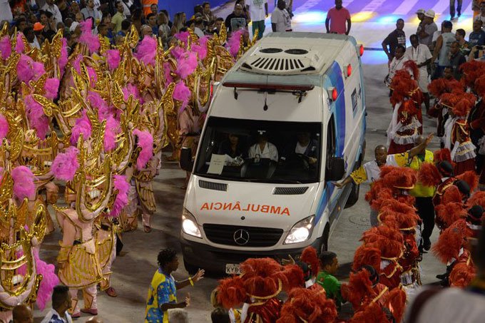 Vítimas de acidente no carnaval do Rio processam escola de samba