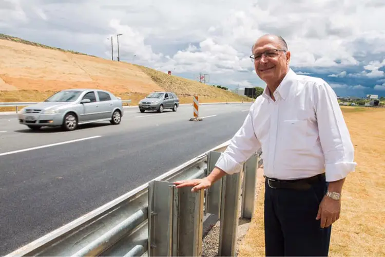 Alckmin: ele passa a noite em Curitiba e, no sábado, visita junto com Richa e o prefeito da cidade, Rafael Greca (PMN) (Geraldo Alckmin/Divulgação)
