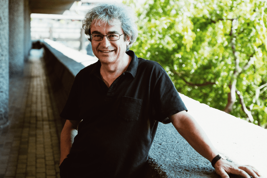 "Não somos únicos no universo", diz físico Carlo Rovelli