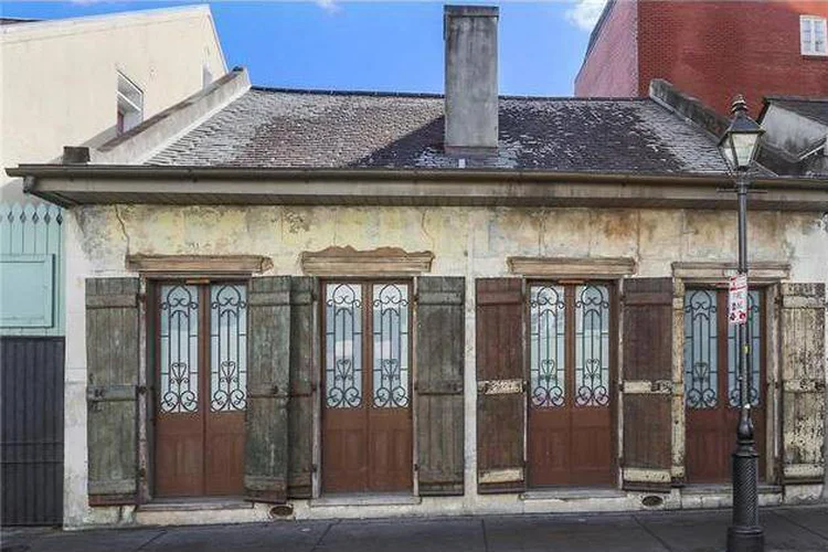 Construída em uma espécie de armazém, a sala de estar, cozinha e sala de jantar foram integradas no mesmo ambiente (Foto)