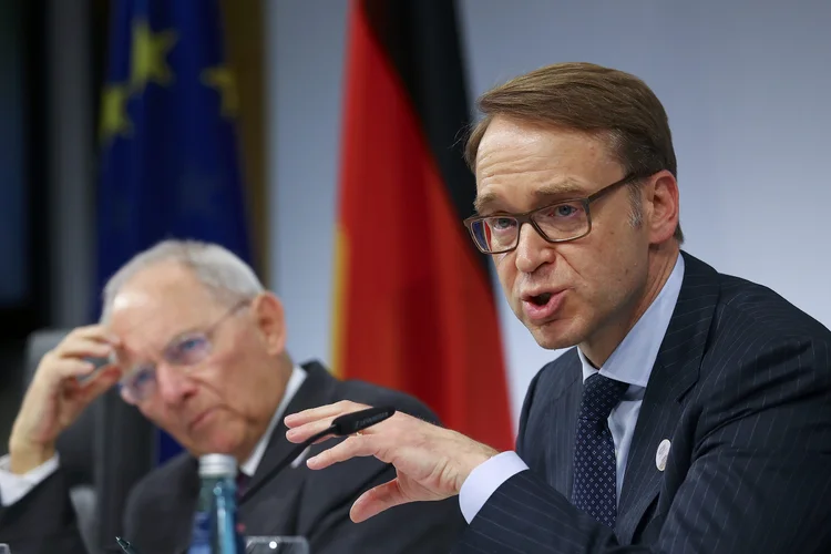 O presidente do Banco Central alemão, Jens Weidmann e o ministro das Finanças alemão, Wolfgang Schaeuble em conferência do G20, em 2017 (Kai Pfaffenbach/Reuters)