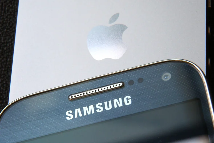 Apple e Samsung: a Apple tem 14,9% do mercado, com vendas estimadas em 51,6 milhões de aparelhos (Peter Macdiarmid/Getty Images)