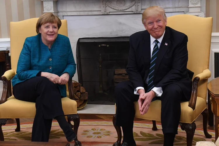 Merkel e Trump: meios de comunicação alemães viram a recusa de Trump como sintomática do momento político (Pat Benic-Poo/Getty Images)