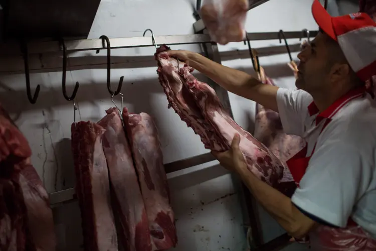 Carne: decisão foi tomada após reunião entre Ministério da Agricultura e representantes europeus (Victor Moriyama/Getty Images)