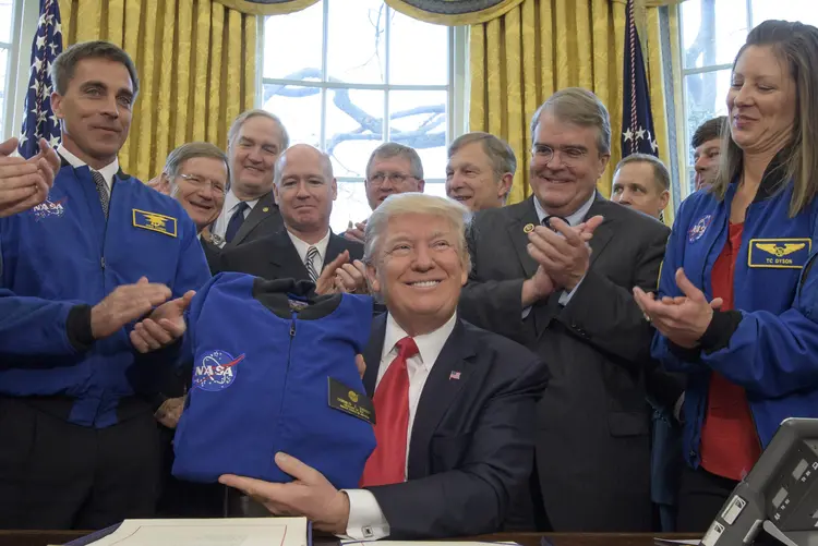 Donald Trump: "Essa lei reafirma nosso compromisso nacional com a missão central da Nasa", destacou Trump (Bill Ingalls/NASA/Getty Images)