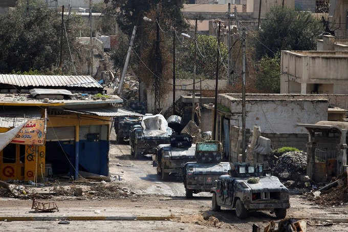 Forças iraquianas reconquistam prédios na área antiga de Mosul
