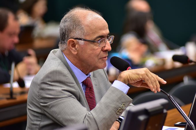 Justiça do Trabalho é um problema para o Brasil, diz deputado