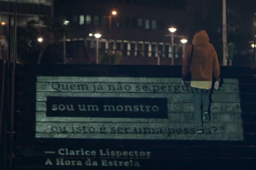 Kindle provoca João Doria em primeiro filme no Brasil