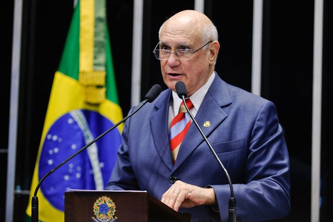 Senadores fazem carta de repúdio a troca de emendas por apoio ao governo