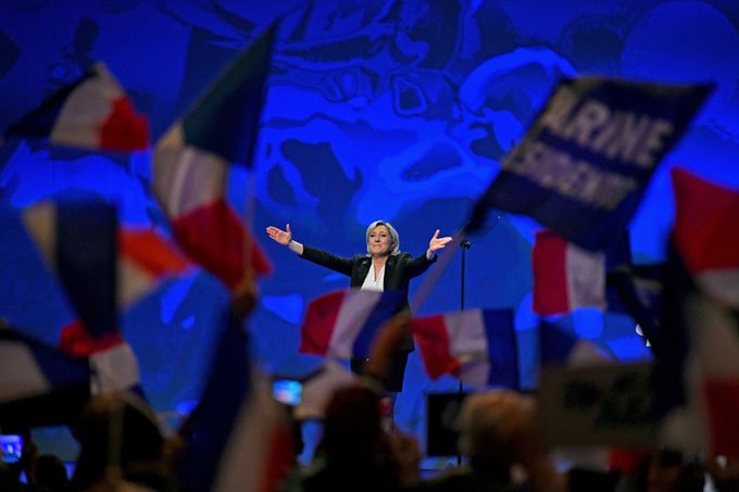 Marine Le Pen avança em corrida presidencial na França