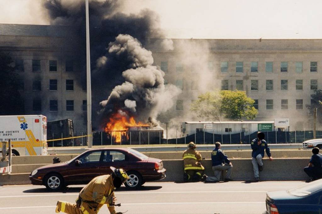 FBI divulga fotos do Pentágono no atentado de 11 de setembro