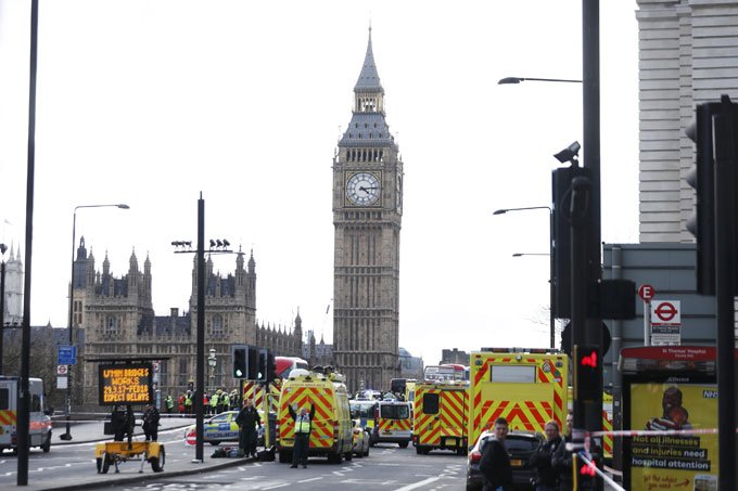 Polícia confirma 4 mortos e 20 feridos no atentado de Londres