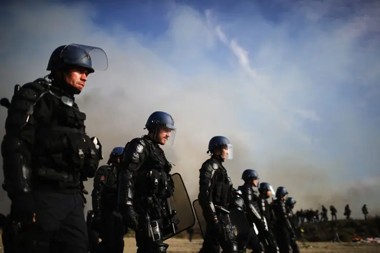 Polícia francesa: a decisão, em qualquer caso, ficará nas mãos do governo que vencer as eleições presidenciais de abril e maio (Christopher Furlong/Getty Images)