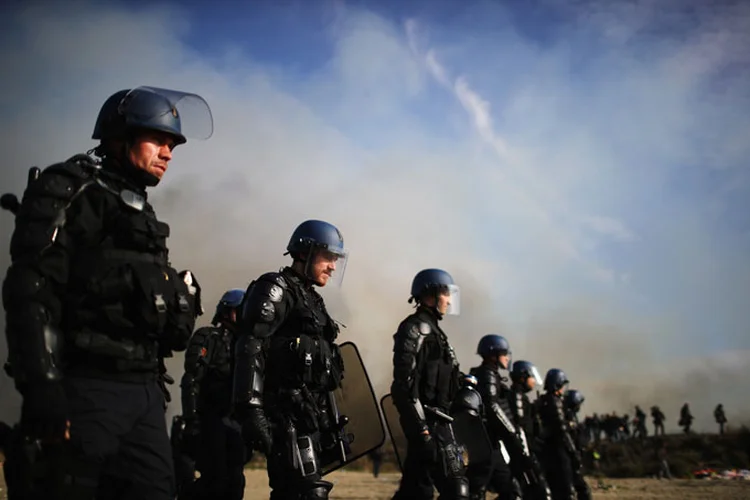 Polícia francesa: a decisão, em qualquer caso, ficará nas mãos do governo que vencer as eleições presidenciais de abril e maio (Christopher Furlong/Getty Images)