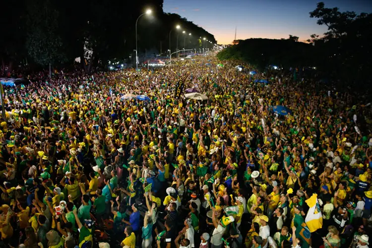 Protesto em 2016 a favor do impeachment da presidente Dilma Rousseff (Igo Estrela/Getty Images)