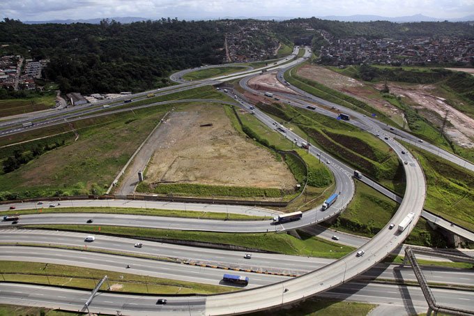 Rodoanel: todo o tráfego de passagem na capital teria de usar o anel em torno da cidade (OAS/Divulgação)