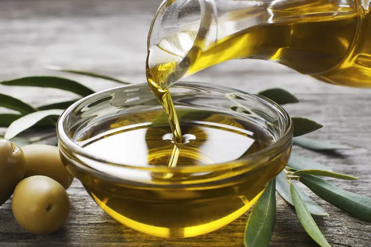 Azeite de oliva: restaurantes asiáticos começam a colocar o óleo nos pratos de seus cardápios.  (dulezidar/Thinkstock)