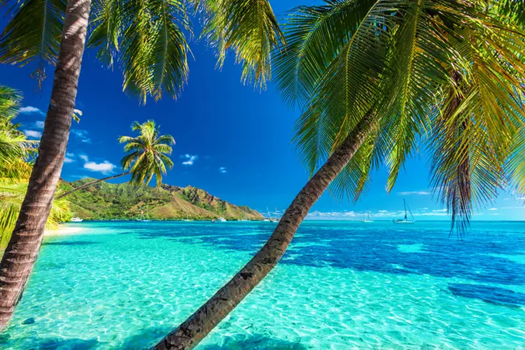 Praia na ilha Moorea, no Taiti (mvaligursky/Thinkstock)
