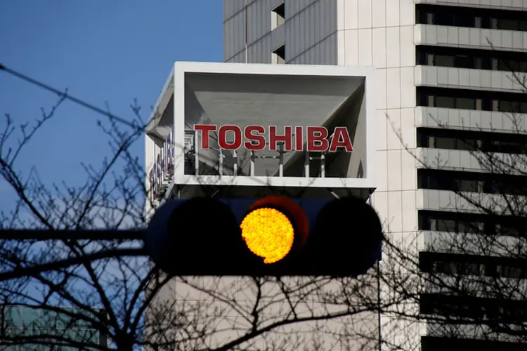 Toshiba: companhia está vendendo a maior parte ou mesmo toda a unidade que é o segundo maior produtor mundial de chips NAND (Toru Hanai/Reuters)
