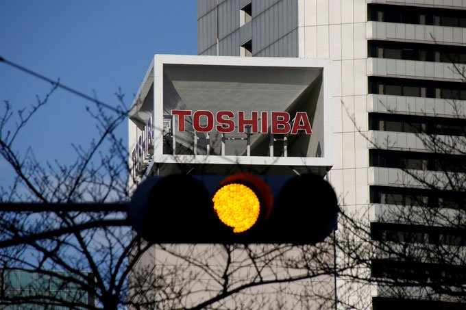 Toshiba: a empresa concordou em vender sua importante unidade de semicondutores NAND por 18 bilhões de dólares (Toru Hanai/Reuters)