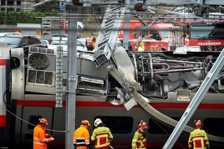 Trem: a polícia de Lucerna disse que três pessoas foram levadas ao hospital para serem atendidas após o ocorrido (Michael Buholzer/AFP)
